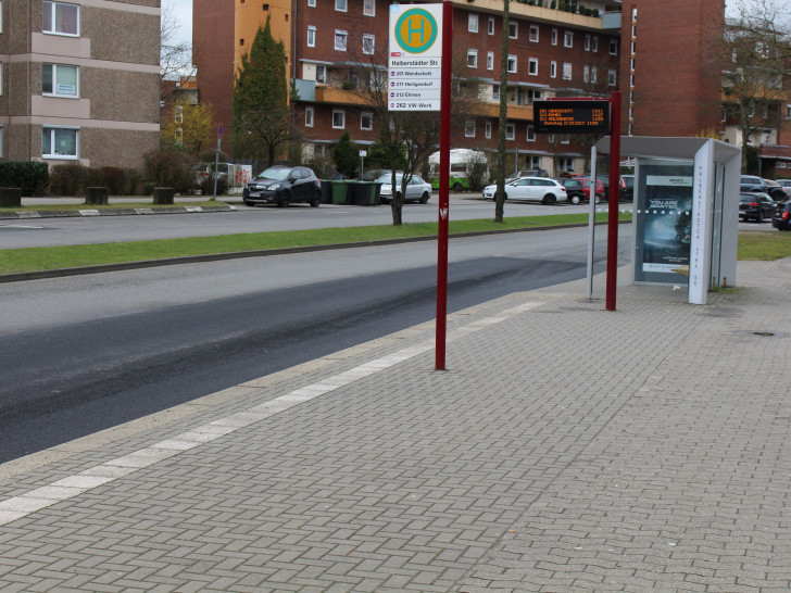 Einige Haltestellen in Wolfsburg werden gesperrt - diese auf dem Foto dient nur als Symbolbild, ist davon nicht betroffen. Foto: Bernd Dukiewitz