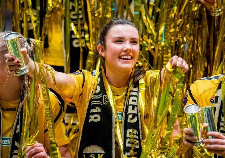 Goldregen: Ingrid Syrstad Engen wurde im Sommer Meister mit LSK Kvinner. Foto: imago