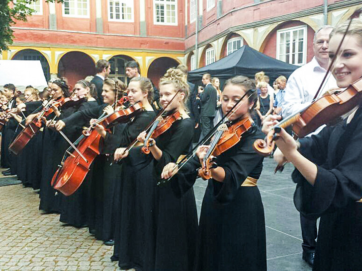 Die „Golden Strings“ bei ihrem Auftritt. Foto: Stadt Wolfenbüttel