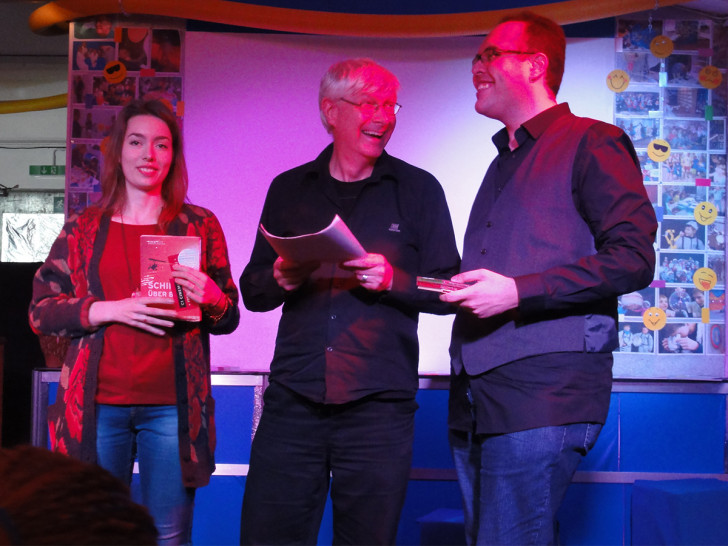 Schreibwettbewerb "Mein_Lyrik" - Preisträger gekürt. Von links: Ronja Linke, Axel Klingenberg und Mina Sanaam Foto: Privat