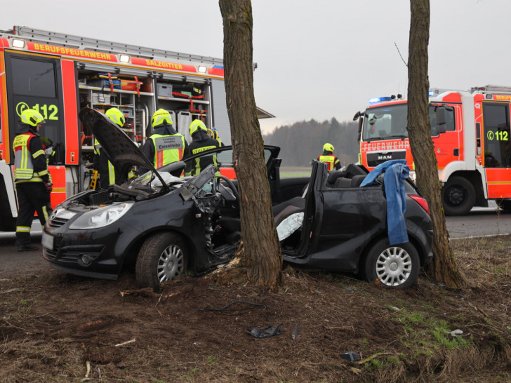 Der Wagen wurde durch die Kollision stark beschädigt. Foto: Rudolf Karliczek