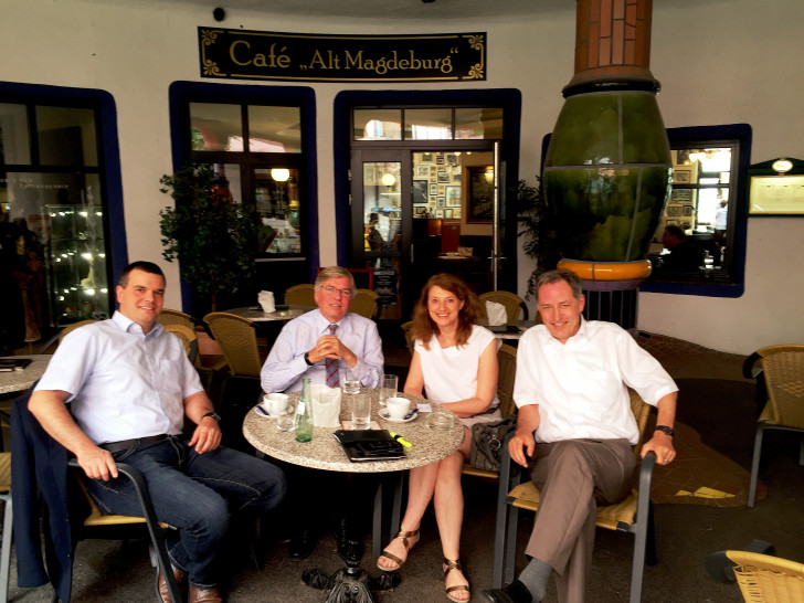 Zu einem Meinungsaustausch trafen sich die Landtagsabgeordneten Dr. Alexander Saipa und Petra Emmerich-Kopatsch mit ihrem Kollegen Ronald Brachmann in Magdeburg. Foto: Saipa
