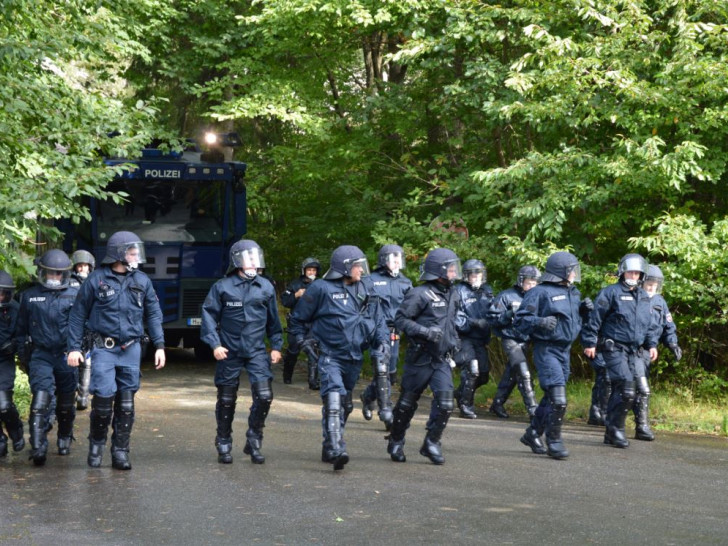 Training für den Ernstfall auf dem ehemaligen Gelände des ehemaligen Fliegerhorst Goslar. Fotos: Polizei Braunschweig