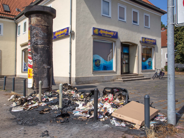 Zum wiederholten Male sind "Am Schölkegraben" die Papiercontainer vollständig abgebrannt. Foto: Rudolf Karliczek
