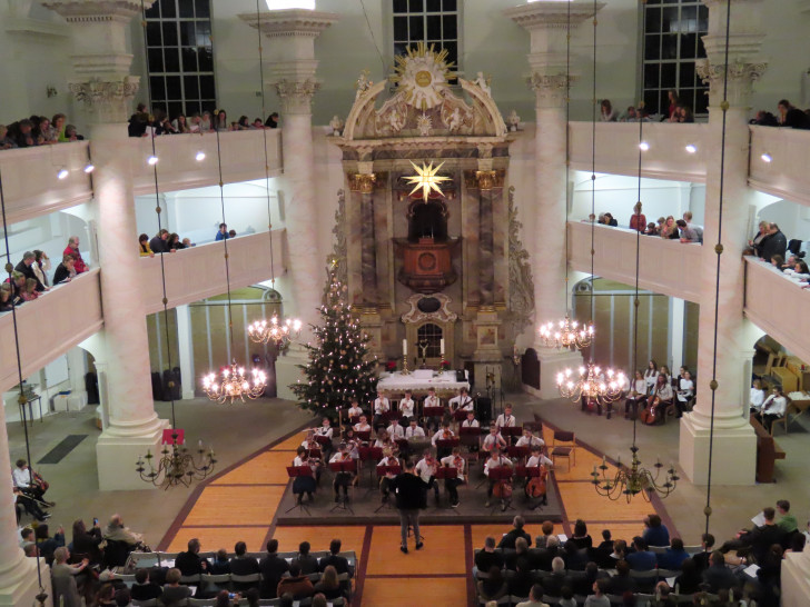 Auch in diesem Jahr veranstaltete das Gymnasium im Schloss sein traditionelles Weihnachtskonzert.

Foto: GiS