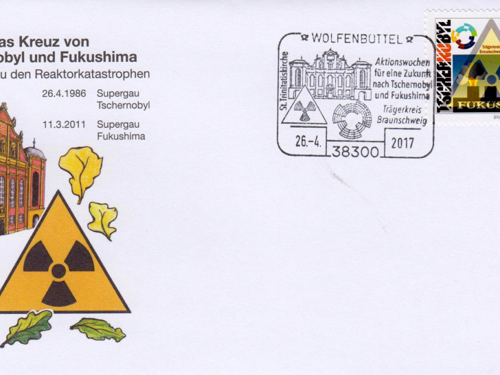 Die Schmuckumschläge und Tschernobyl/Fukushima-Briefmarken. Foto: Paul Koch