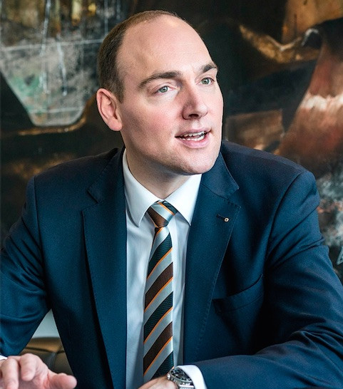 Philipp Rettig kann Lüneburgs Doppeltorschütze Pascal Eggers nicht stoppen. Foto: Agentur Hübner