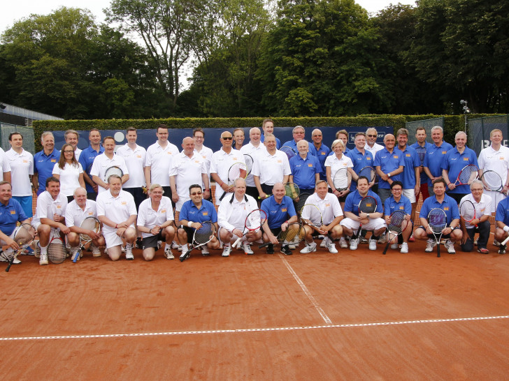 Traditioneller Bestandteil der Sparkassen Open war erneut das Niedersächsische Tennisduell Wirtschaft gegen Politik, veranstaltet von „Unternehmerverbände Niedersachsen e.V. (UVN)“ Foto: Siegfried Nickel