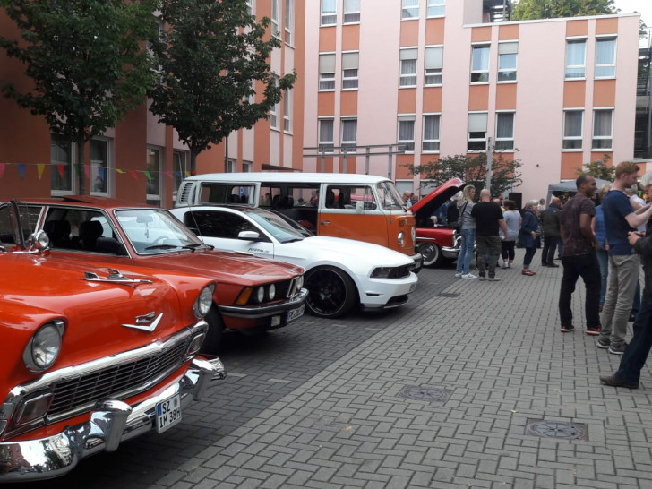 In der Seniorenresidenz Alloheim konnten Young- und Oldtimer bewundert werden.

Foto: Seniorenresidenz Alloheim