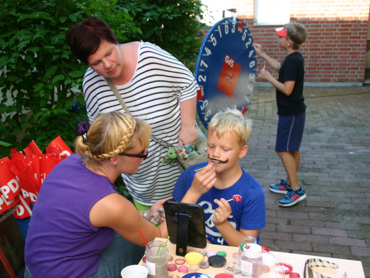 SPD-Ortsverein Hornburg richtete Familienfest aus. Die Kinder hatten viel Spaß am Schminktisch. Foto: Privat