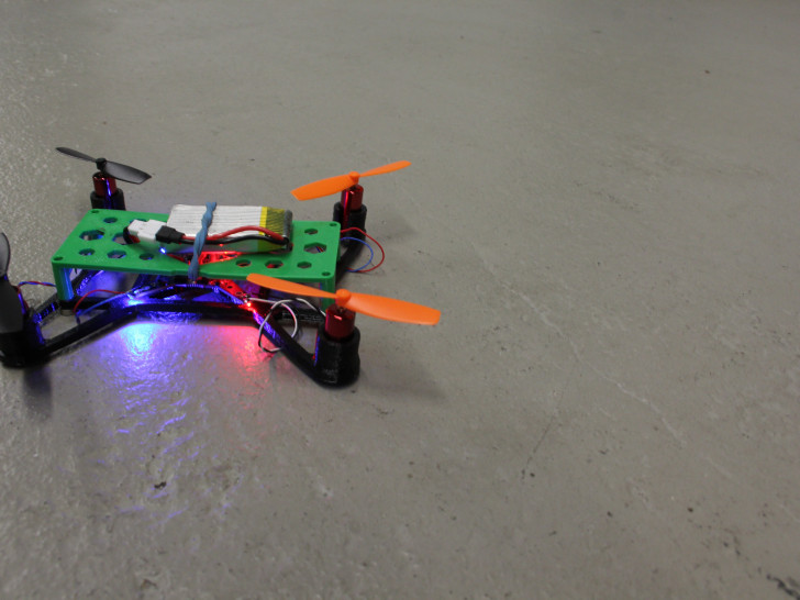 Mit der Mini-Drohne in die Luft. Foto: Protohaus