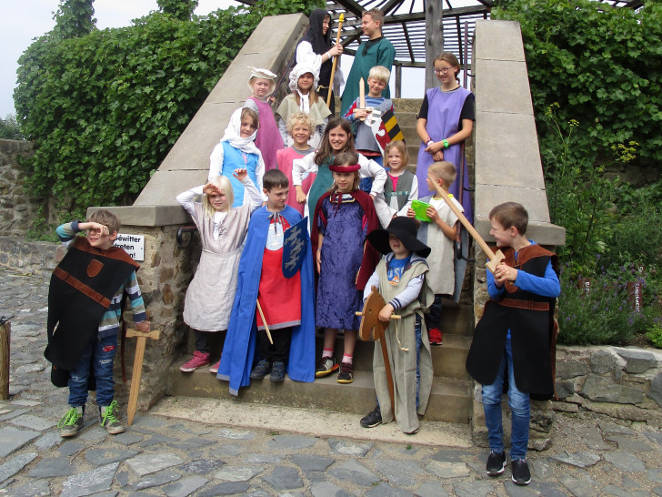 Die Kinder hatten in ihren Verkleidungen viel Spaß auf der Burg. Fotos: Jugendpflege Stadt Wolfenbüttel