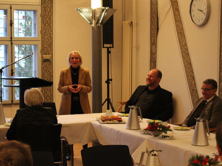 Thomas Pink (rechts) empfing Gäste der Suppenküche und der Kirchen. Foto: Bernd Dukiewitz