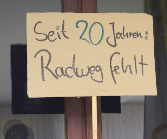 Politiker und Bürger machen Druck. Nach 20 Jahren soll endlich was geschehen beim Radweg Evessen-Lucklum. Foto: Max Förster