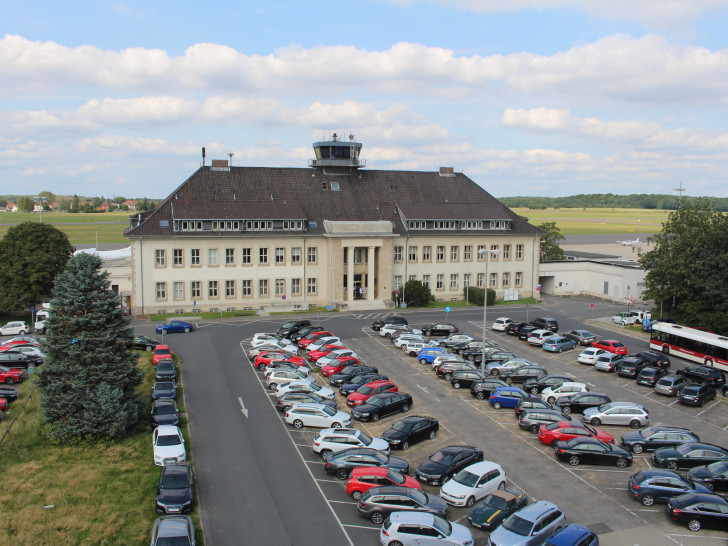 Am Flughafen Braunschweig-Wolfsburg sollen die Synergien von Forschen und Fliegen gestärkt werden. Symbolfoto: Alexander Dontscheff