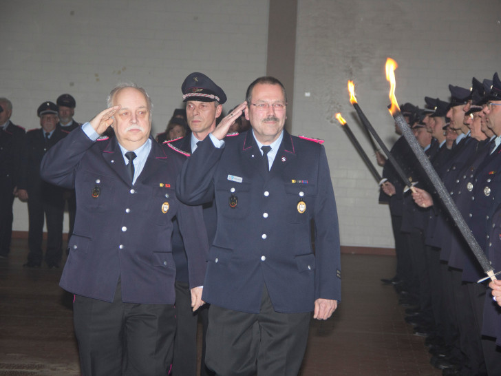 Hans-Joachim Störich und Frank Slotta bei ihrer Verabschiedung. Foto: Feuerwehr Goslar