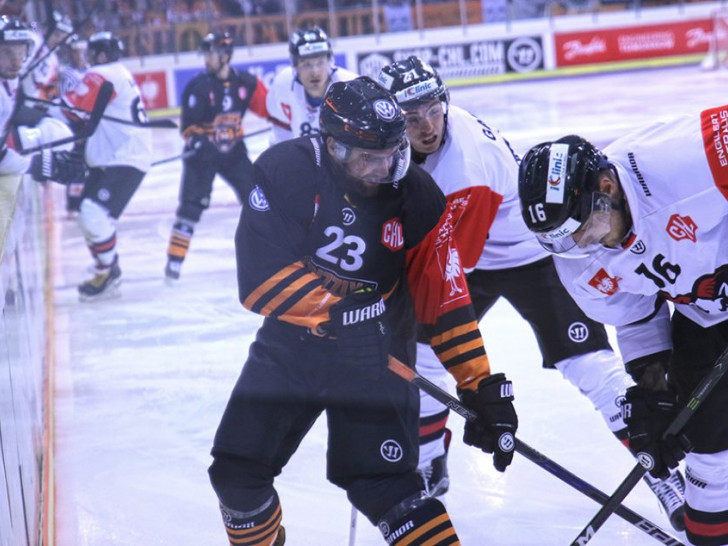 Rasant und kurios: Der Start in die CHL-Gruppe ist geglückt. Fotos: Axel Kanert