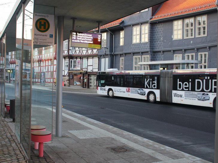 Vergünstigtes Fahren mit dem Bus soll bald das Sozialticket möglich machen. Symbolfoto: Alexander Dontscheff