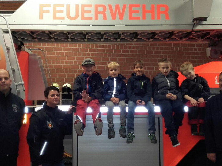 Die Kinderfeuerwehr Aplenstedt war bei den Wolfenbütteler Kameraden zu Besuch. Foto: Feuerwehr Apelnstedt
