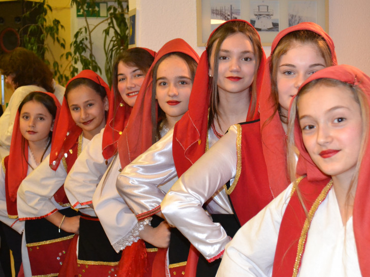Die Tanzgruppe „Dielli“ (Deutsch „Sonne“), die bei der Veranstaltung über Albanien und Kosovo am 28. Oktober auftreten wird. Foto: Veranstalter
