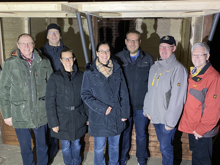 Der neue Vorstand mit Initiator Jens Homann von den „Krachlatten“ (2.v.l.) und Roland Gerdum von der Landwehrkameradschaft Grasleben, der ebenfalls eine Hütte gebaut hat (2.v.r.)
Foto: Grasleben für alle