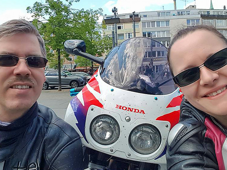 Christian Bottke und Petra Bittner während der Biker-Gedenkfahrt. Foto: ADAC-Ortsclub Helmstedt e.V. 