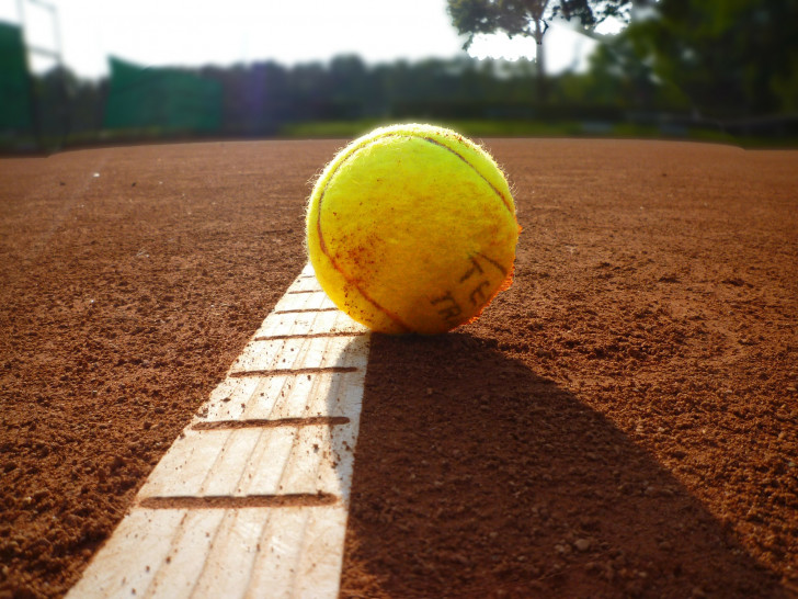 "Kunststoff statt Lava" heißt es für die Tennisplätze in Ehmen. Symbolfoto: pixabay