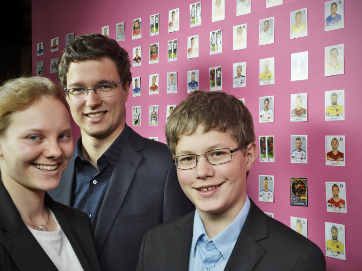 Malte Braband (19, Mitte),    Sonja Braband (15, links),   Niklas Braband (14, rechts), Foto: Jugend Forscht