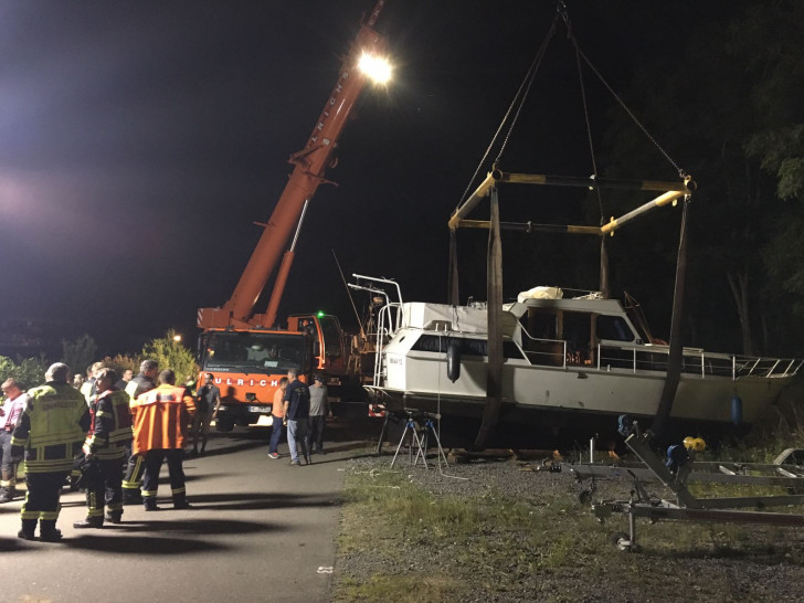 In Wedtlenstedt kam es am Dienstagabend zu einem Einsatz am Yachthafen. Fotos/Video/Podcast: aktuell24/bm