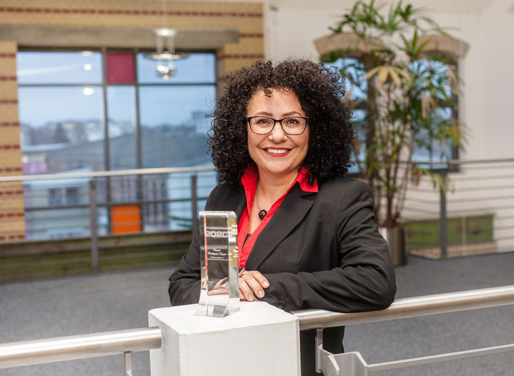 Noemi Rodriguez Lopez mit ihrem Preis.
Foto: TEUTLOFF