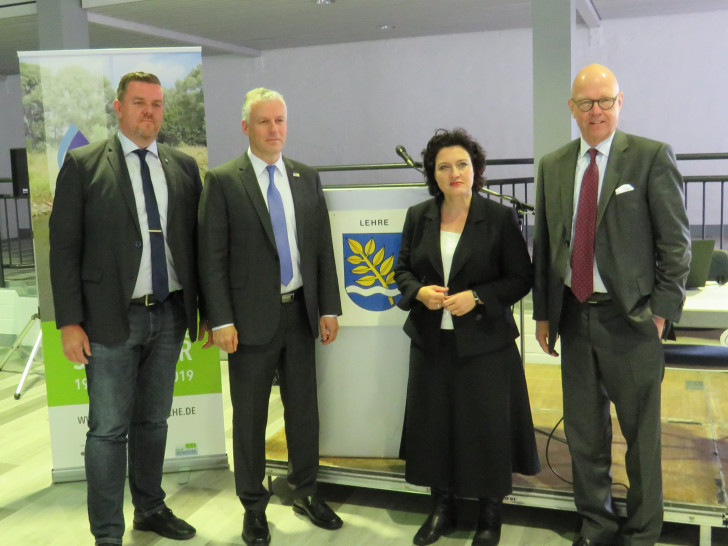 Von links: Andreas Busch, Dr. Marco Trips, Dr. Carola Reimann, Prof. Dr. Matthias Dombert. Foto: Gemeinde Lehre
