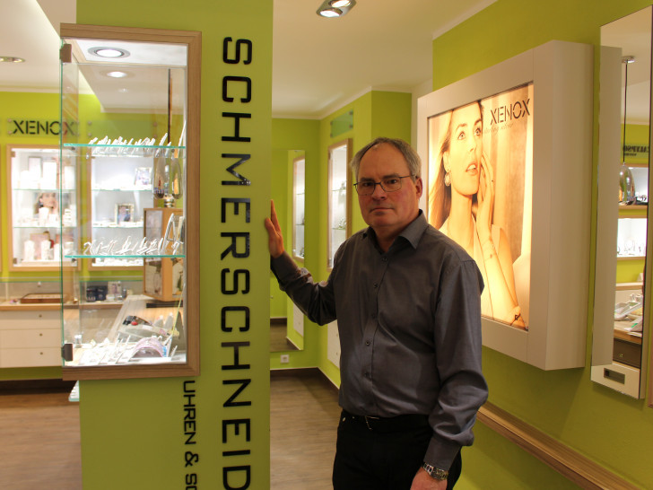 Andreas Schmerschneider in seinem Geschäft. Foto: Christoph Böttcher