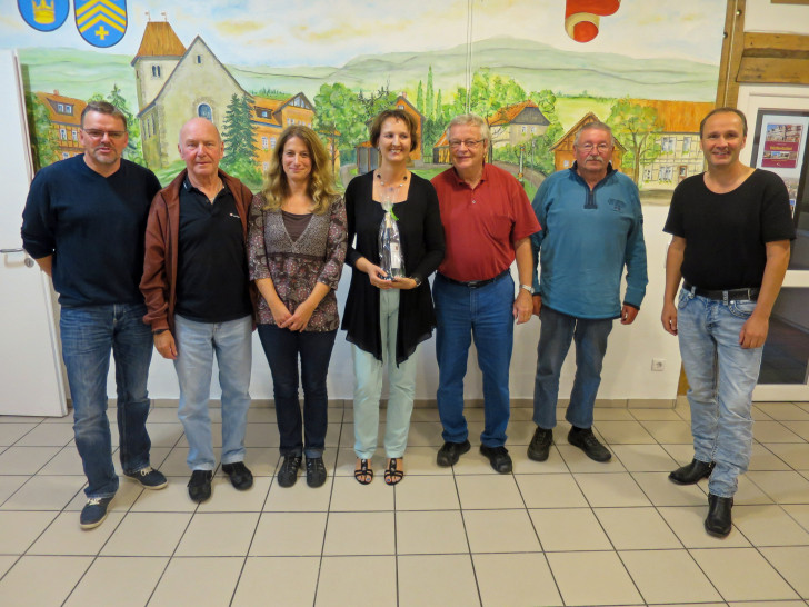 Matthias Wagner, Stellvertretender Ortsbürgermeister Horst Neubauer, neue Protokollführerin Katja Wagener, Alexandra Krohn, Ortsbürgermeister Jürgen Lingelbach, Erich Faber, Helmuth Pahls. Foto: Privat