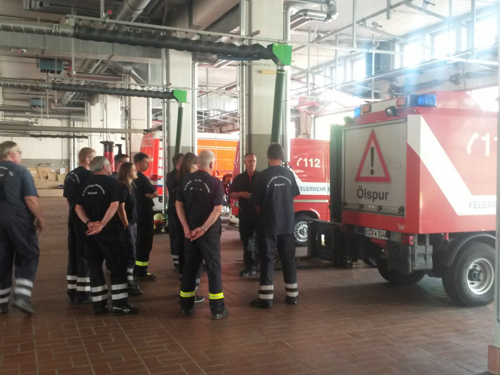 Die Feuerwehr Destedt zu Besuch bei der Intergrierten Regionalleitstelle Braunschweig/Peine/Wolfenbüttel. Foto: Privat