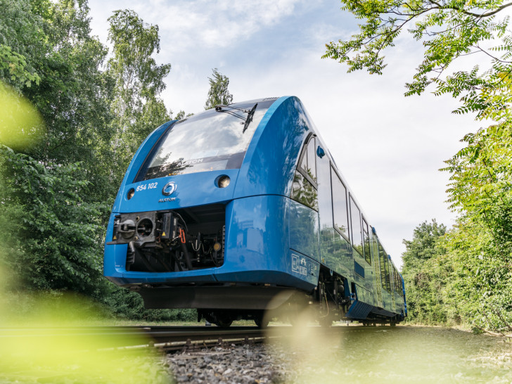 Der Schienenfahrzeugbauer Alstom aus Salzgitter hat den ersten wasserstoffbetriebenen Zug auf die Strecke gebracht. Fotos: René Frampe