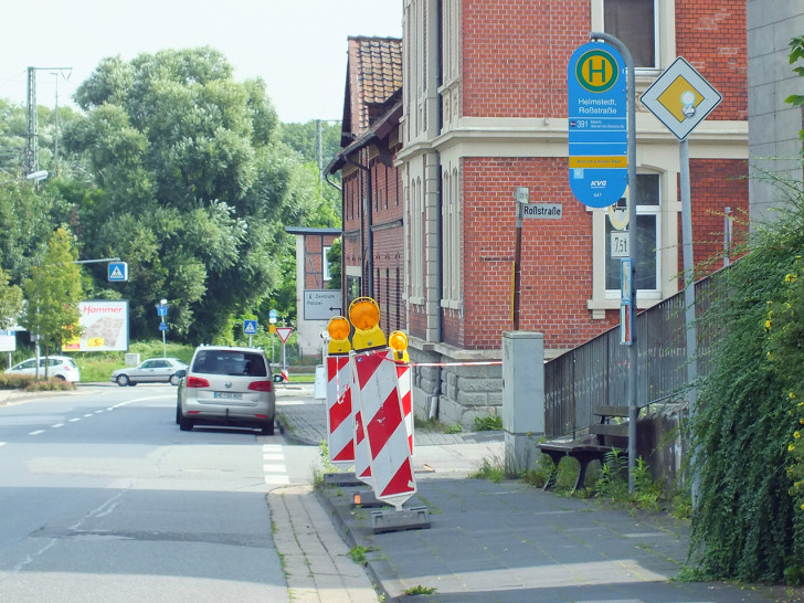 Die Absperrung auf dem Harbker Weg an der Ecke Roßstraße. Fotos: Achim Klaffehn von der Kreisverkehrswacht Helmstedt e.V.