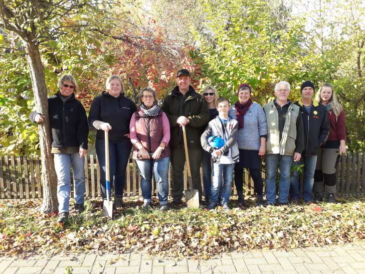 Am vergangenen Wochenende pflanzte der CDU Ortsverband Werlaburgdorf wieder Krokusse. Foto: CDU Ortsverband Werlaburgdorf