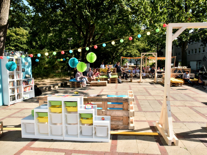 Kooperationsprojekt der Leibniz Universität Hannover und der Stadt Wolfsburg am Marktplatz Rabenberg 2018. Die Studierenden entwickelten mit Bürgern Ideen für den öffentlichen Raum. Foto: Lars Landmann