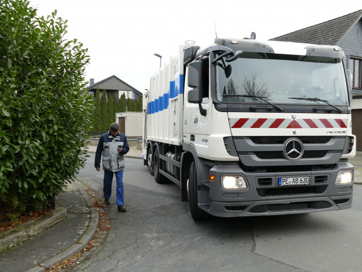 Übersehen im toten Winkel – ein Problem, das vermehrt auftritt. A+B hat seine Fahrzeuge deshalb mit einem Abbiegeassistenzsystem ausgerüstet. Foto: Landkreis Peine