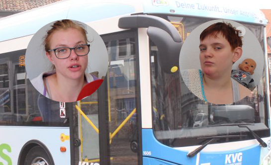 Für Angelina Knoll (l.) und Laura Jasmin Gahren (r.) hatte die Busfahrt einen bitteren Nachgeschmack. Fotos: Anke Donner/Eva Sorembik