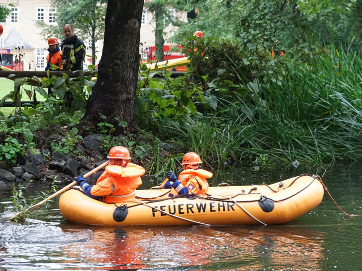 Am Samstag waren die zukünftigen Brandschützer der Feuerwehr Bad Harzburg in der Kurstadt aktiv – im Schlosspark gab es eine große Ölübung abzuarbeiten. Foto: Feuerwehr Bad Harzburg