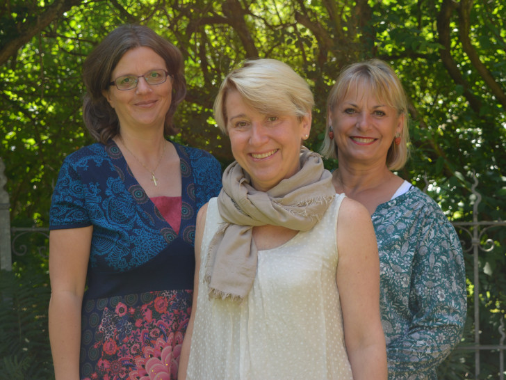 von links: Dr. Nicole Laskowski, Jutta Alles und Marita Draheim besuchen die Plattenkiste. Foto: Privat