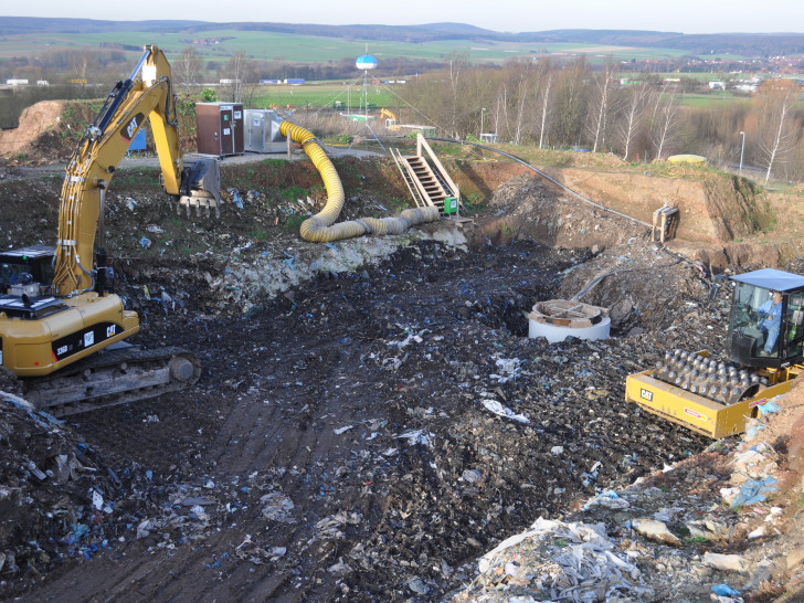 Für voraussichtliche Kosten von 13,1 Millionen Euro wird die ehemalige Hausmülldeponie in Bornhausen stillgelegt. Hier zu sehen: Die Sanierung des Sickerwasserzentralschachtes, die bereits 2014 abgeschlossen wurde. Foto: Landkreis Goslar