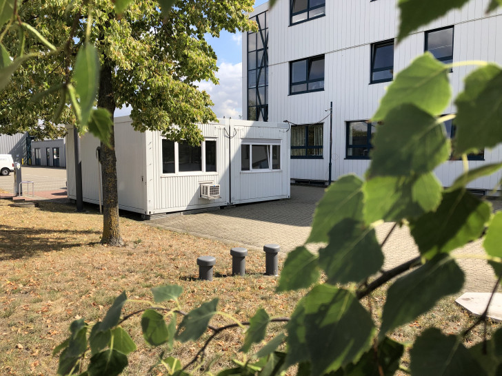 Diese Container sind die übergangsweise Heimat der Kundenservicemitarbeiter.

Foto: Stadtwerke Wolfenbüttel