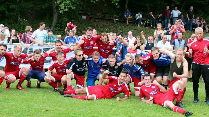 Die SG Roklum/Winningstedt sicherte sich am Pfingstsamstag den Aufstieg in die Bezirksliga. Fotos: Bernd-Uwe Meyer