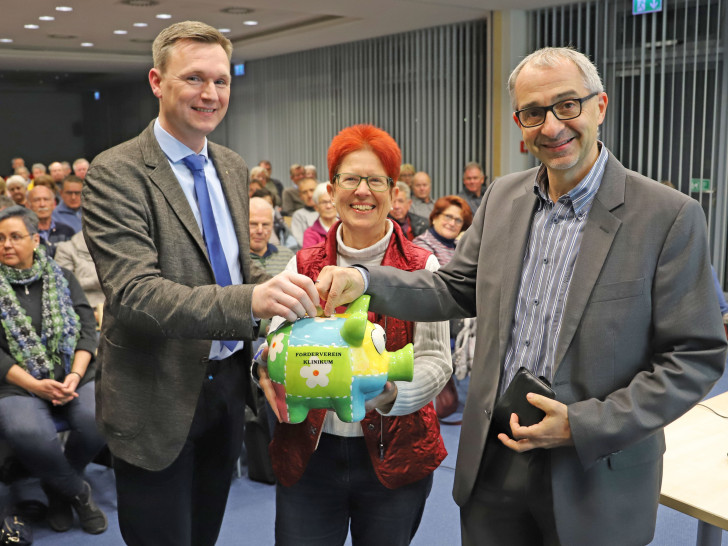 Dr. Mark Jäger, Chefarzt für Viszeralchirugie am Städtischen Klinikum, Dörthe Weddige-Degenhard, Vorsitzende des Fördervereins des Klinikums, und Prof. Dr. Kinan Rifai, Chefarzt für Gastroenterologie luden zur 6. Bürgerinformation Bauchmedizin. Fotos: Klinikum Wolfenbüttel