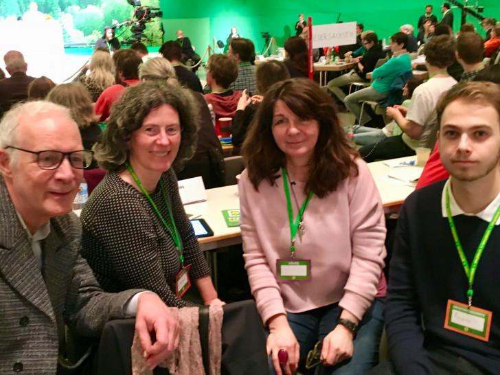 Pieter K.G. Welge, Ghalia El Boustami, Angelika Uminski und Ricardo Gummert auf dem Bundesparteitag. Foto: Bündnis90/Die Grünen