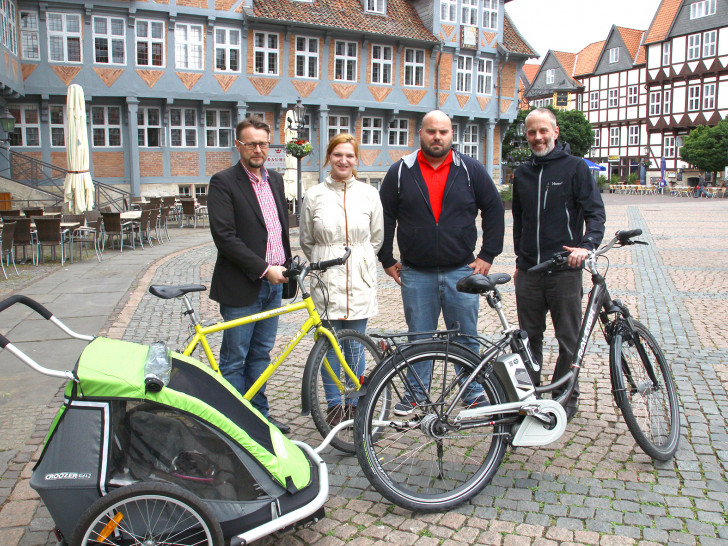 Ivica Lukanic, Valerie Dubiel, Florian Röpke und Professor Sven Strube („Lautlos“ durch Deutschland). Foto: Stadt Wolfenbüttel