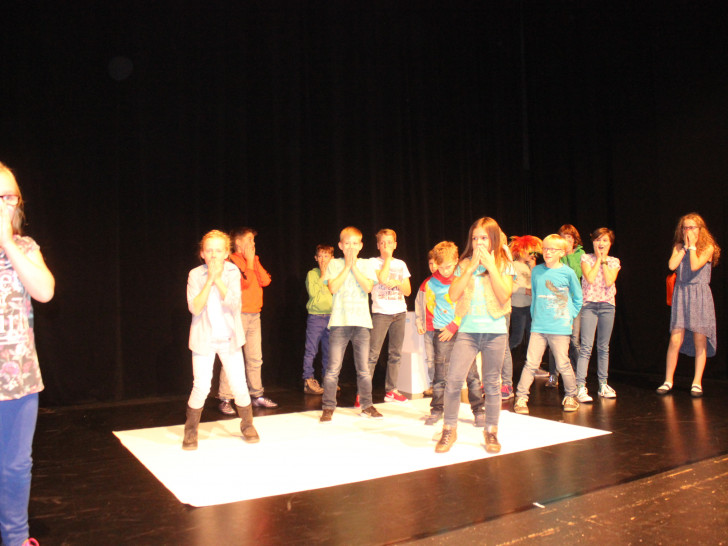 Die Kinder des Theater-Labors präsentierten am Freitag ihre Stücke auf der Studiobühne im Lessingtheater. Fotos. Anke Donner 