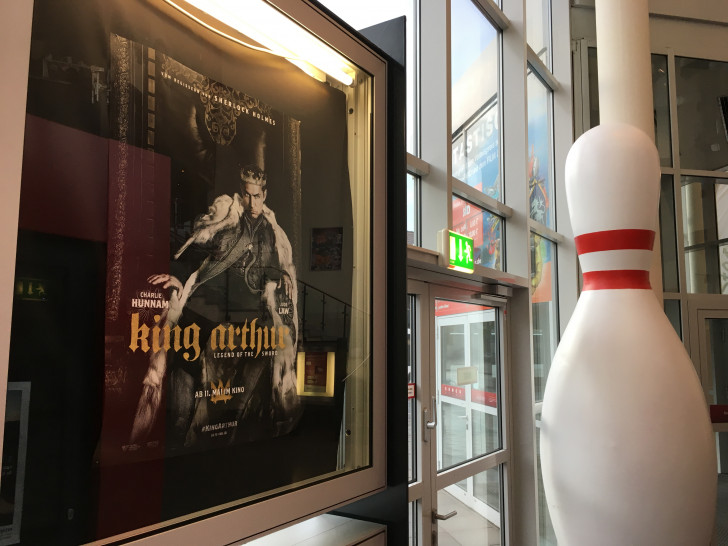 Seit Donnerstag läuft im CineStar der neue Guy Ritchie-Film "King Arthur - Legend of the Sword". Foto: Alexander Dontscheff